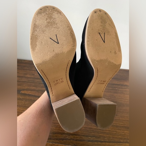 Frye & Co, women’s 10M, black suede slip on split opening block heel ankle boots - Picture 8 of 9